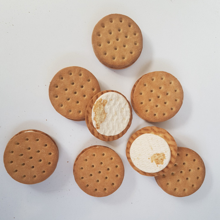 بیسکویت کرم دار تازه 500 گرمی اعتماد (بیسکویت سکه ای)