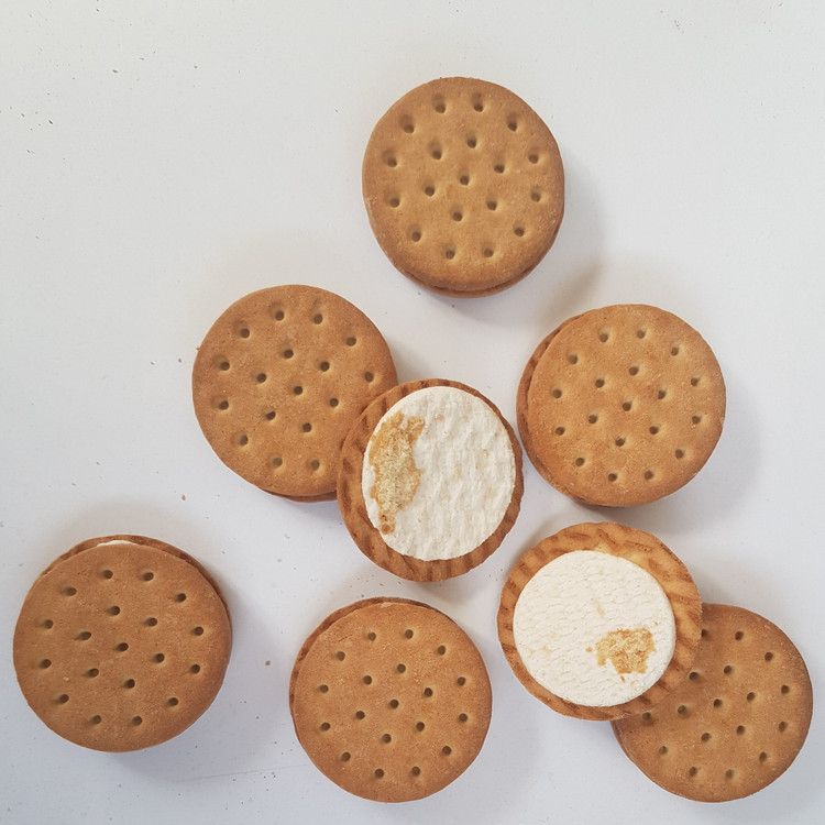 بیسکویت کرم دار تازه 250 گرمی اعتماد (بیسکویت سکه ای)