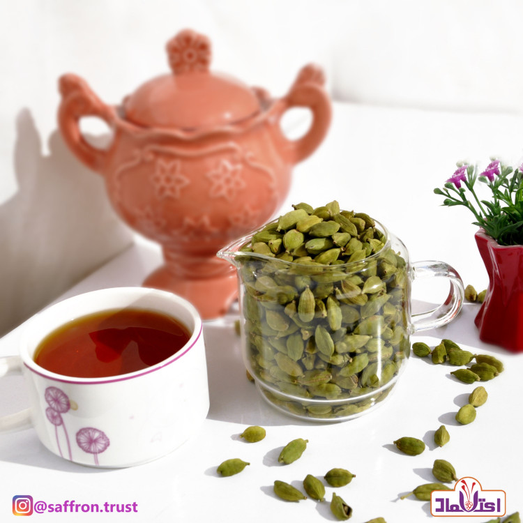هل اکبر بنفش 10 گرمی اعتماد معطر و سبز و درشت (تخفیف ویژه)