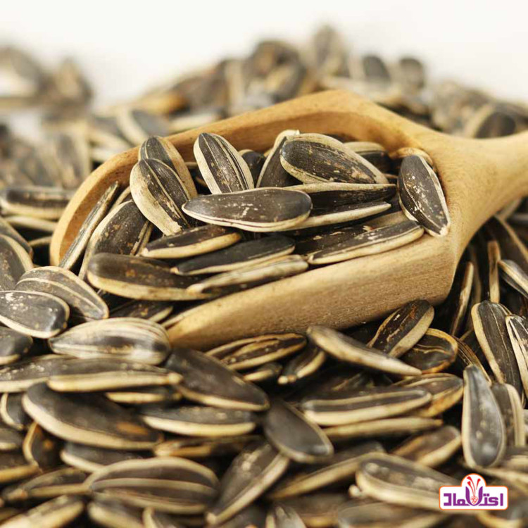 تخمه آفتابگردان تنوری 250 گرمی اعتماد ( تخمه دورسفید)