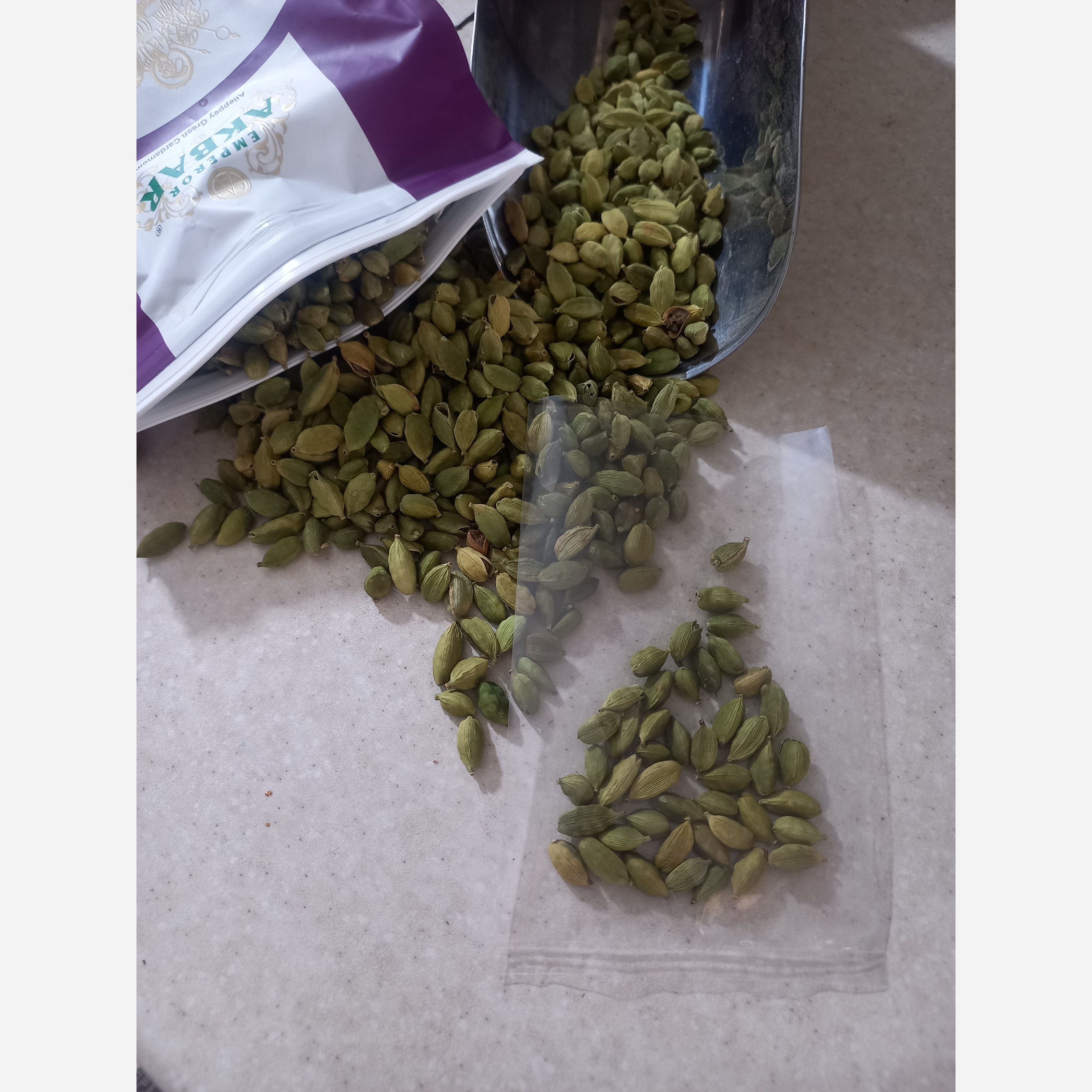 هل اکبر بنفش عالی و برتر غیر پلمب (25 گرم)