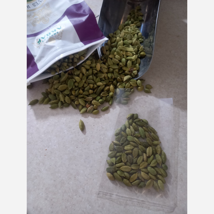 هل اکبر بنفش عالی و تضمینی غیر پلمب(50گرم)