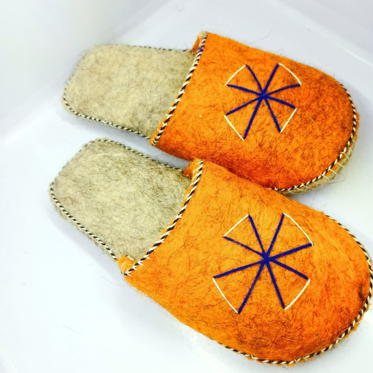 دمپایی نمدی رنگی جلوبسته دور دوزی شده فدک (مردانه)