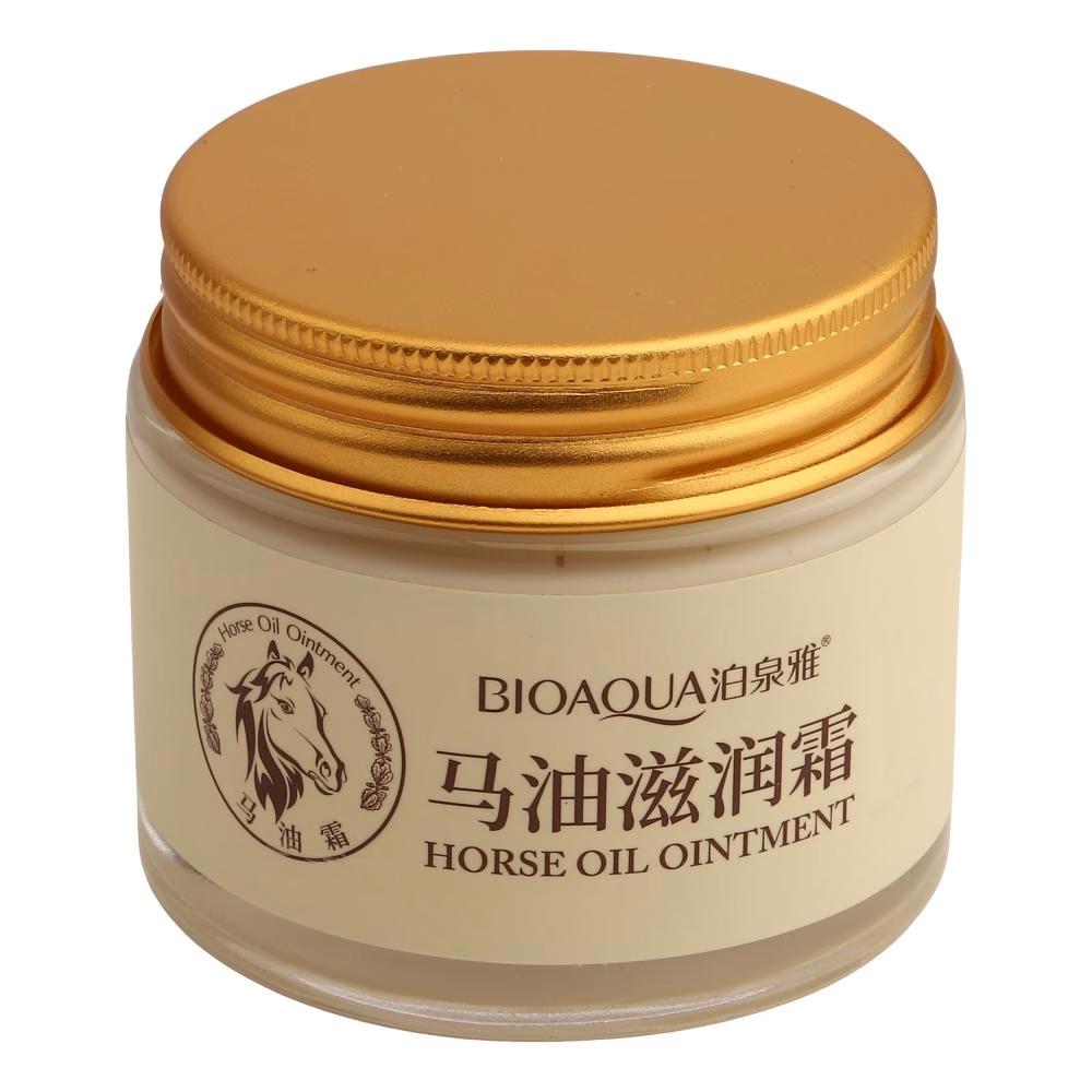 کرم مرطوب کننده صورت بی آکوا مدل Horse Oil مناسب برای انواع پوست وزن 70 گرم