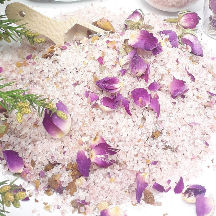 نمک حمام رز گلد مدل ROSE وزن 650 گرم