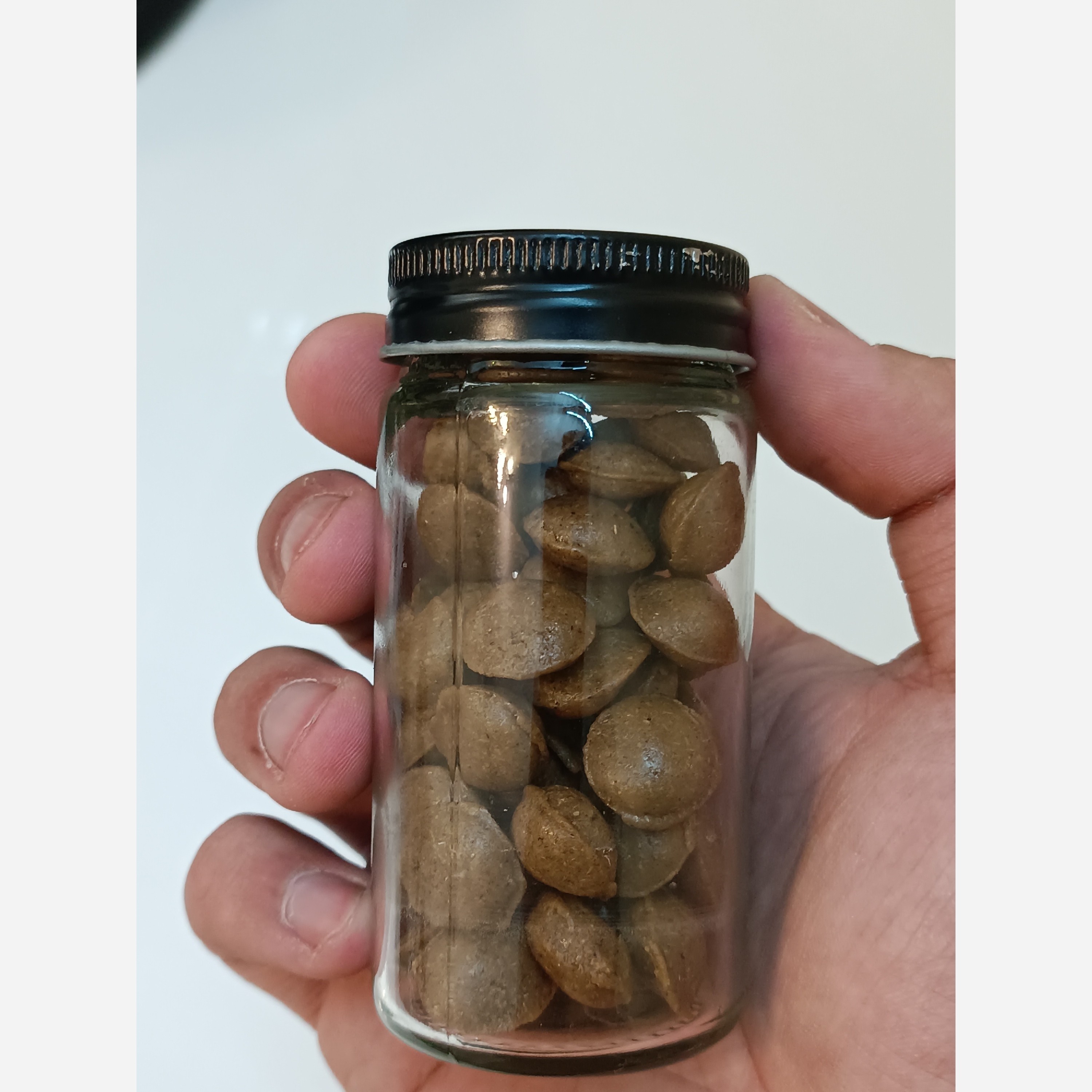 قرص بره موم عسل 100 گرمی (خرید از زنبوردار)