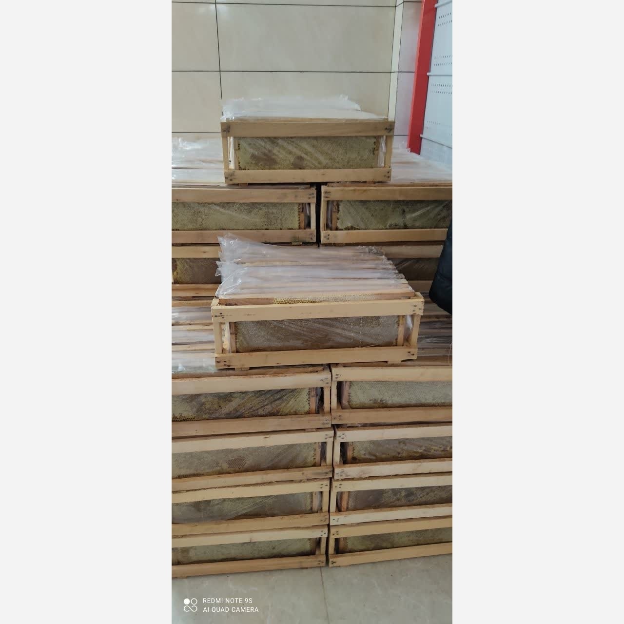 عسل طبیعی چهل گیاه باموم (دو کیلویی) خرید از زنبوردار